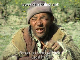 légende: Berger au camp de Hinju Ladakh 05
qualityCode=raw
sizeCode=half

Données de l'image originale:
Taille originale: 158523 bytes
Temps d'exposition: 1/215 s
Diaph: f/400/100
Heure de prise de vue: 2002:06:14 17:09:46
Flash: non
Focale: 420/10 mm
